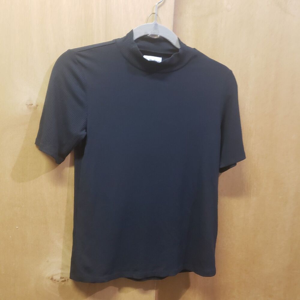 The Drop Black short-sleeve mock neck top Sz M Shoulder-hem 21.5" Pit-pit 16.5"